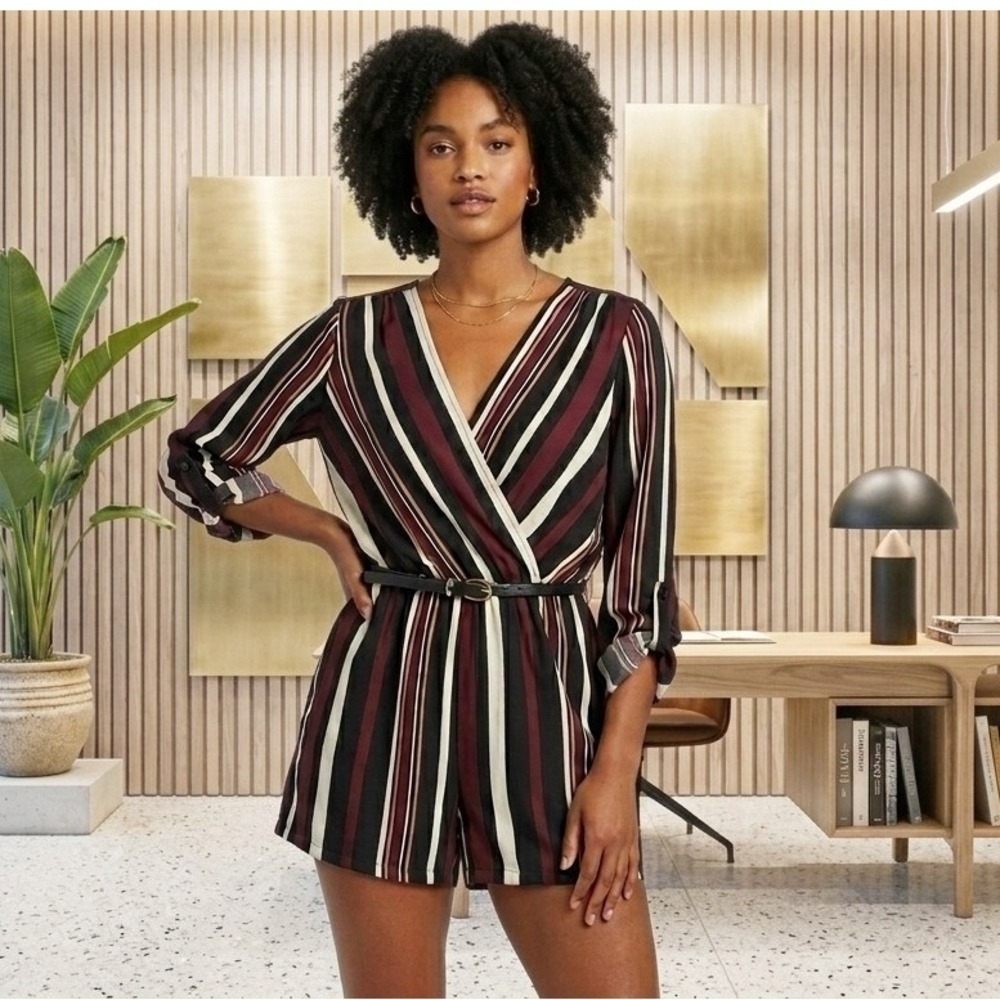 BE COOL Womens Striped Wrap V Neck Long Sleeve Belted Romper Shorts L